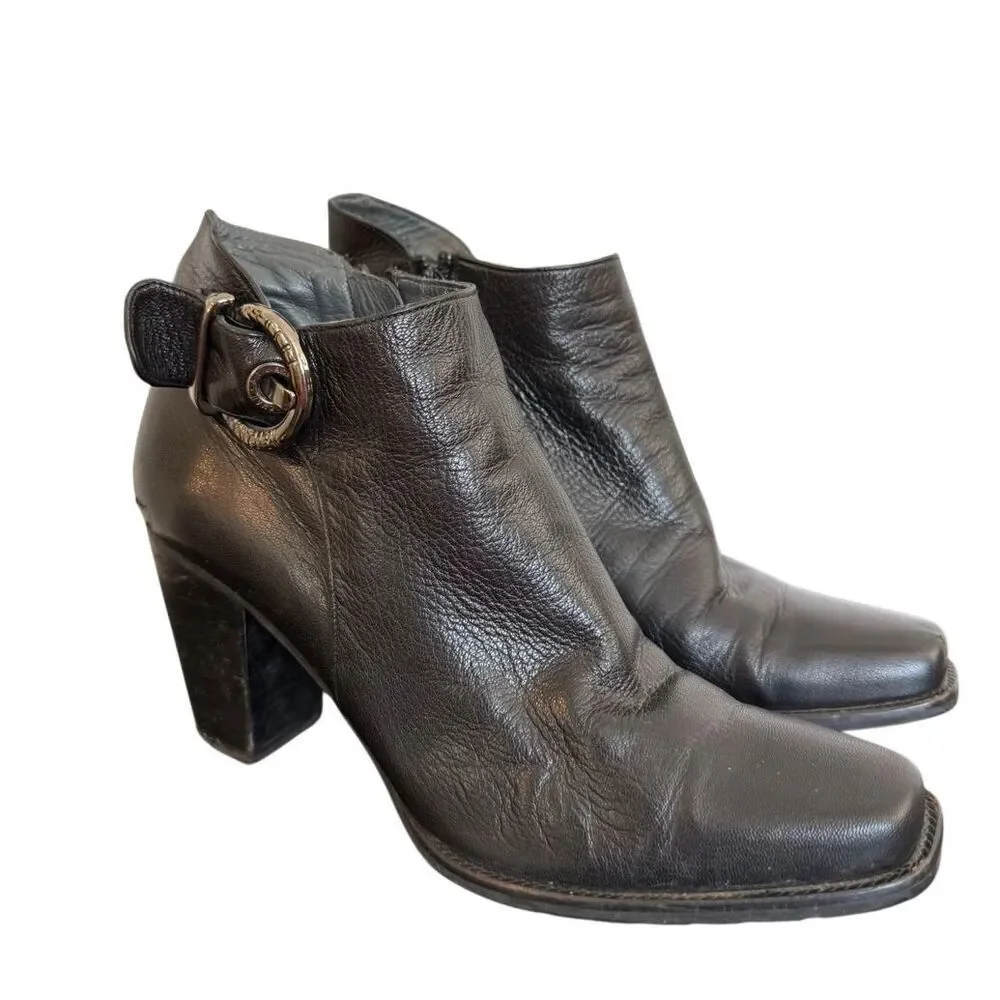 Stuart Weitzman black leather square toe bootie size 8.5